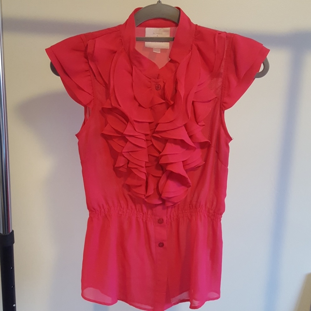 Super feminine ruffled blouse